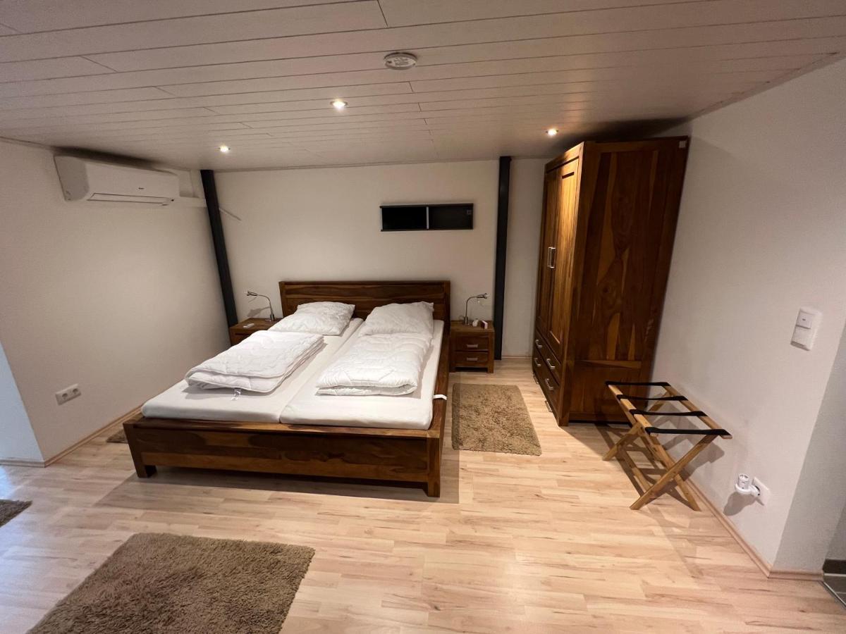 Ferienwohnung Loft mit 2 Schlafzimmern und E- Ladestation Fürth Exterior foto